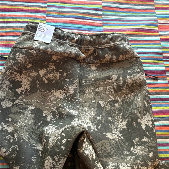 Nike tech fleece Black and Gray Camouflage Joggers size small slim fit nwt - Picture 15 of 16